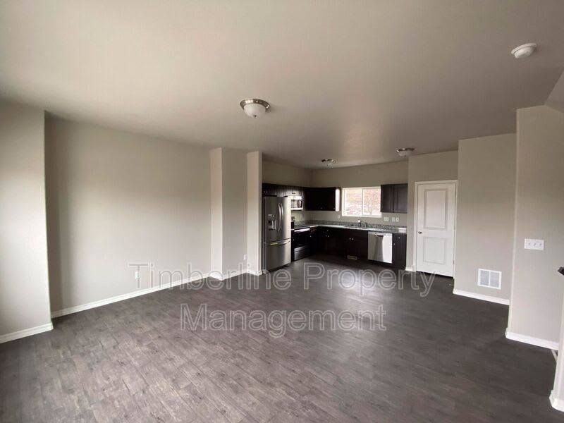 889 Grissom Drive – photo 5