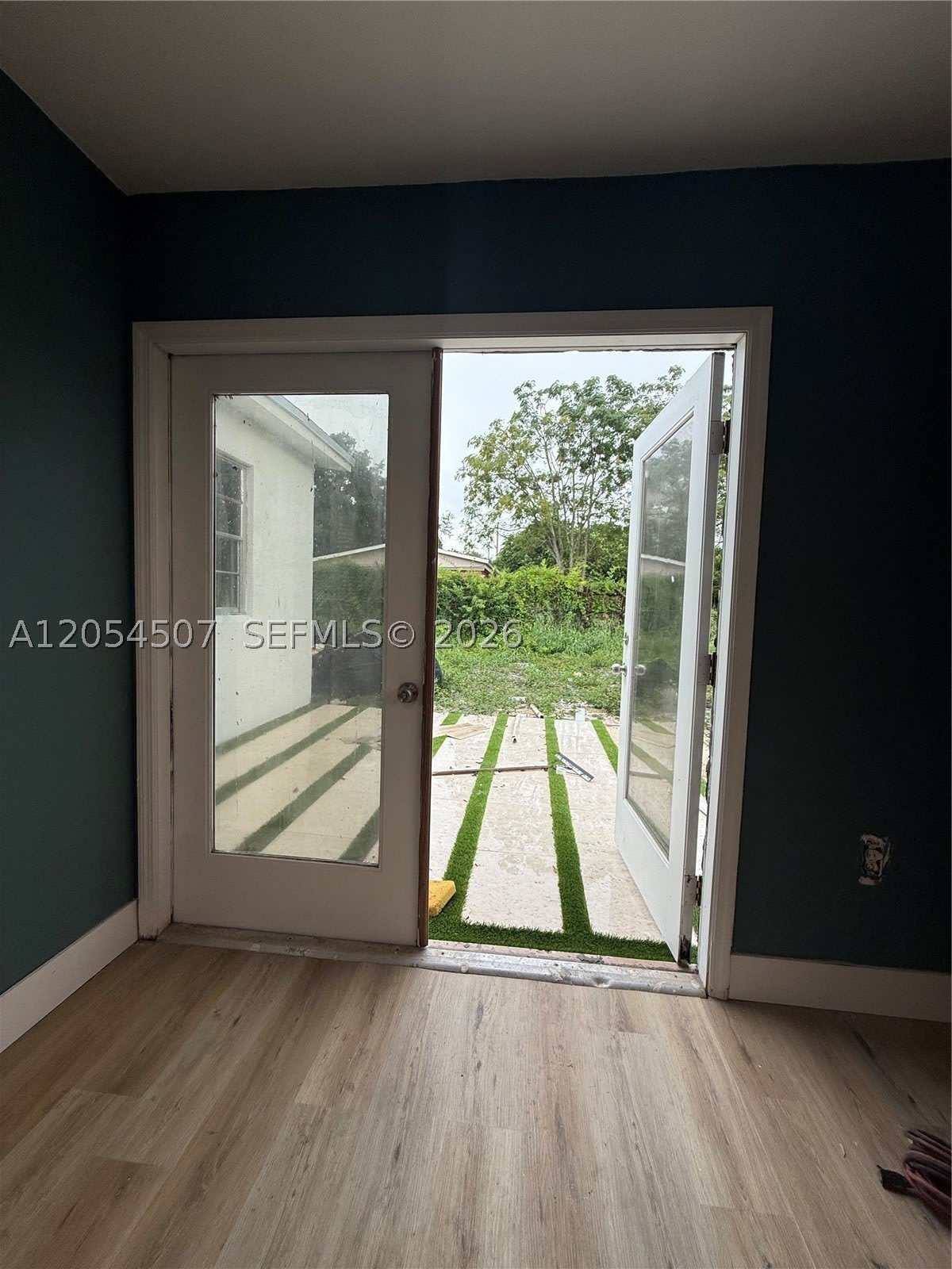 2409 2nd Ave SE – photo 2