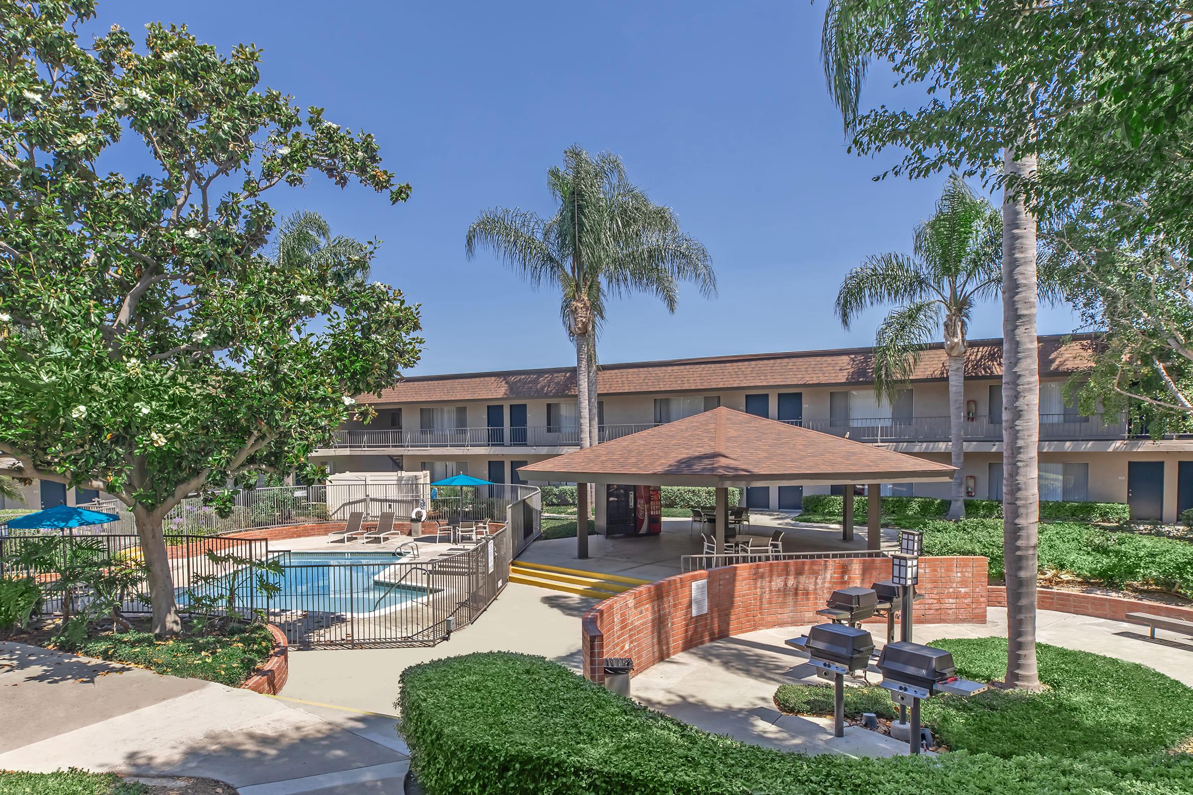 Huntington Highlander Apartment Homes – photo 2