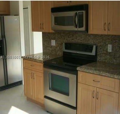 1955 NE 36th Ave – photo 2