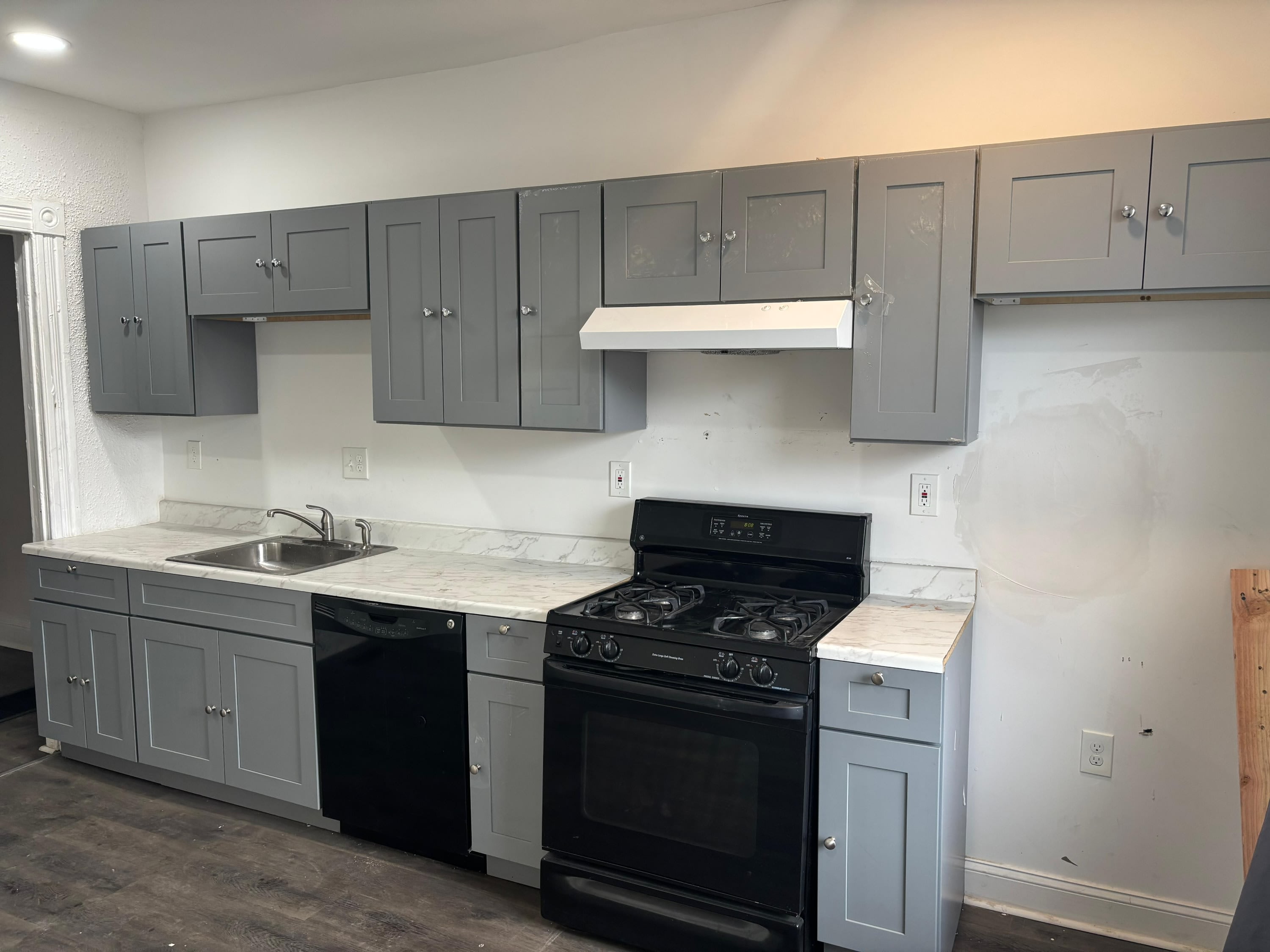 1673 Cliftview Avenue – photo 2