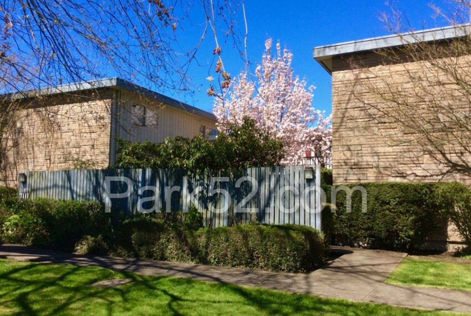 North Tacoma Area 2 Bed 1 Bath Lower Level Apartment – photo 2