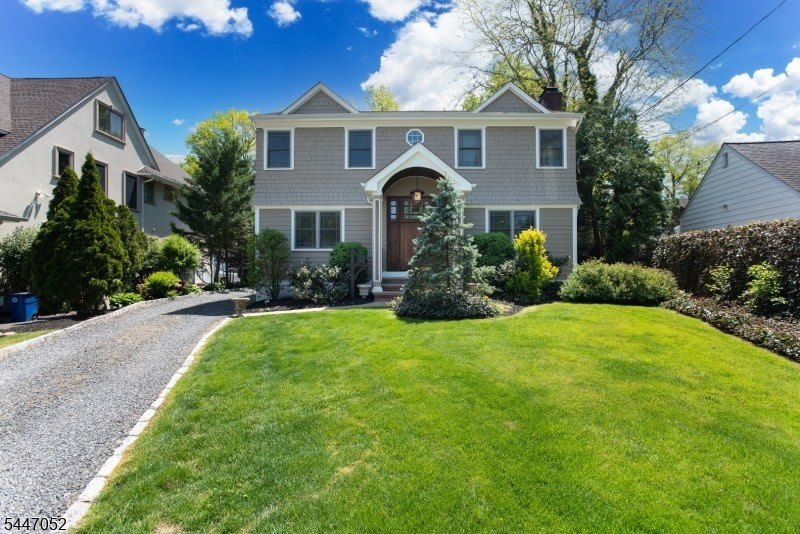 30 Gates Ave – photo 2