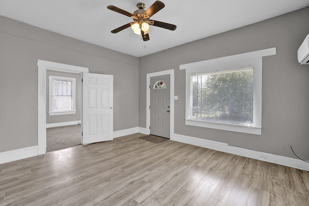 2221 Gurnee Avenue – photo 3