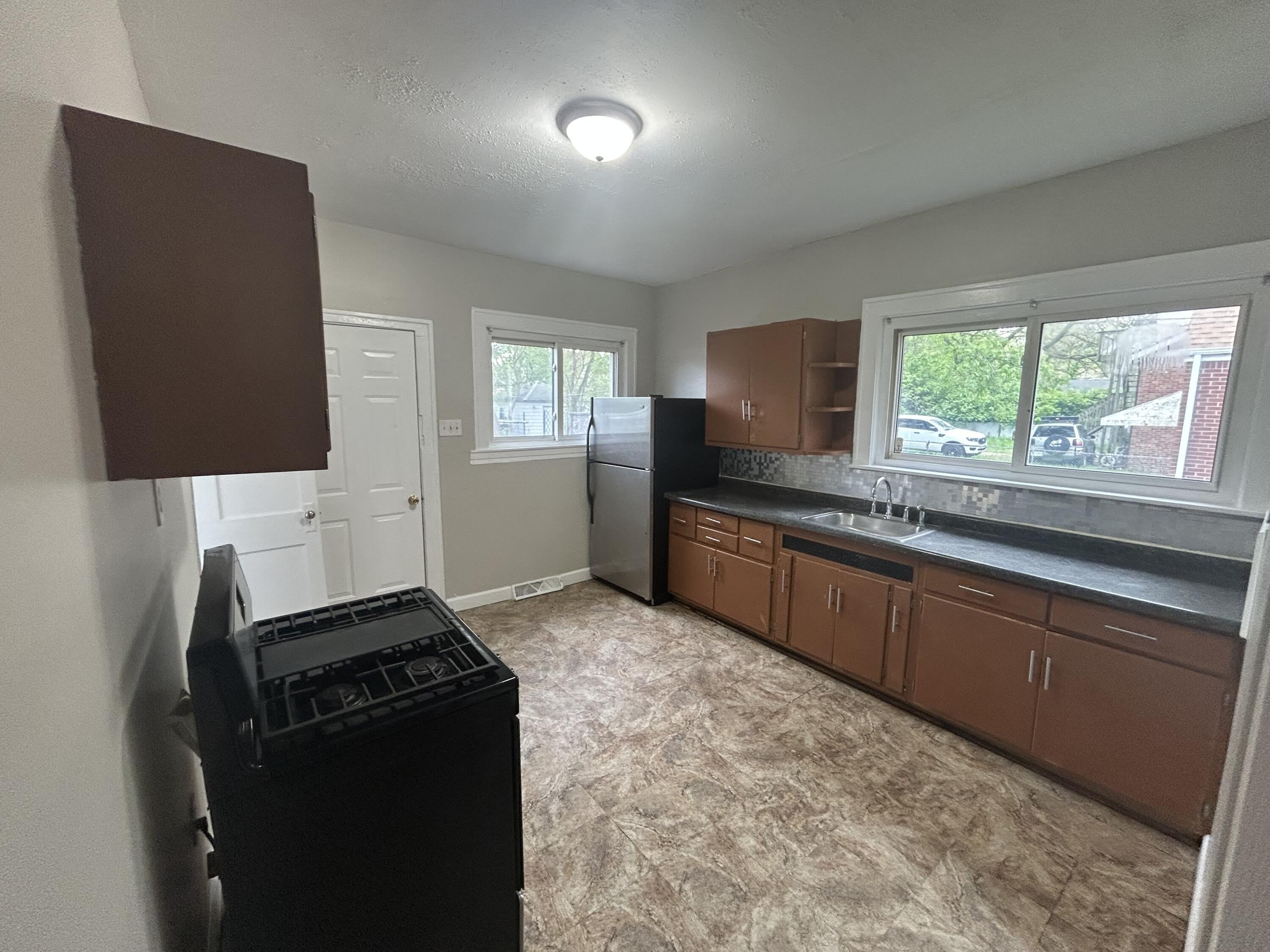 3661 Connecticut Street – photo 4