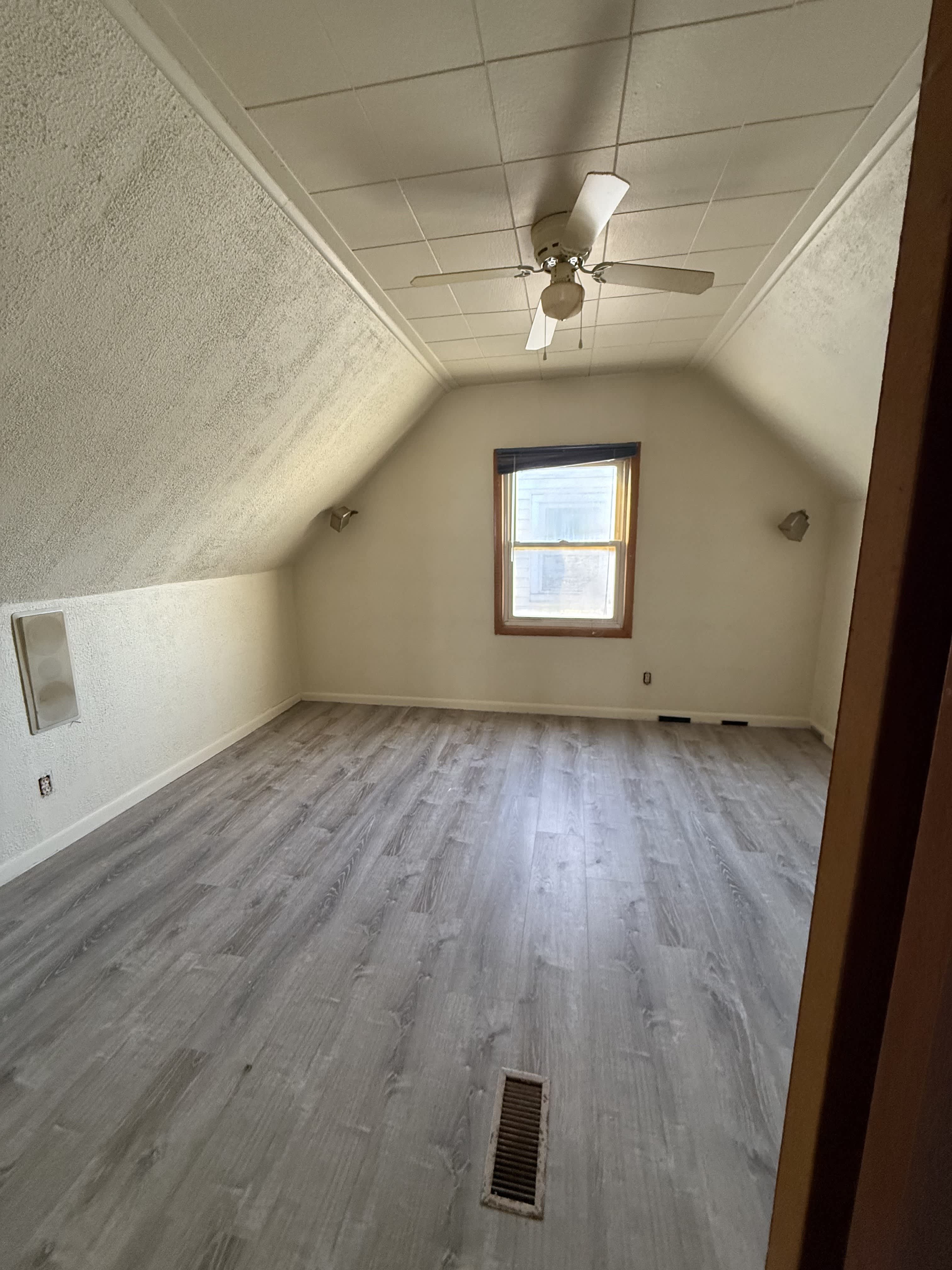 7616 Howard Ave – photo 4