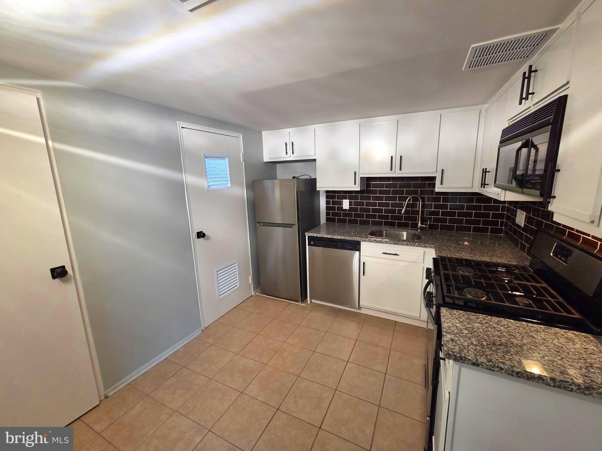 441 TOMLINSON Road – photo 4