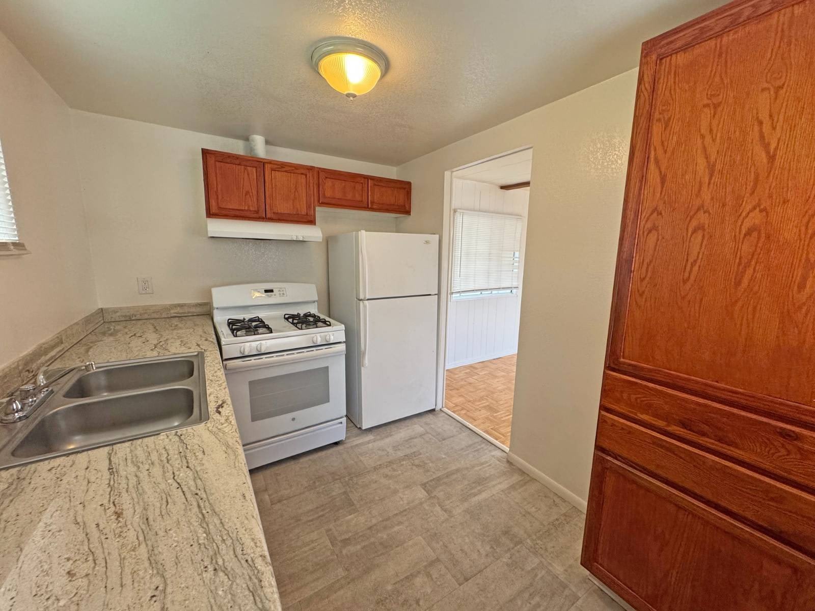 70210 Highway 111 – photo 4