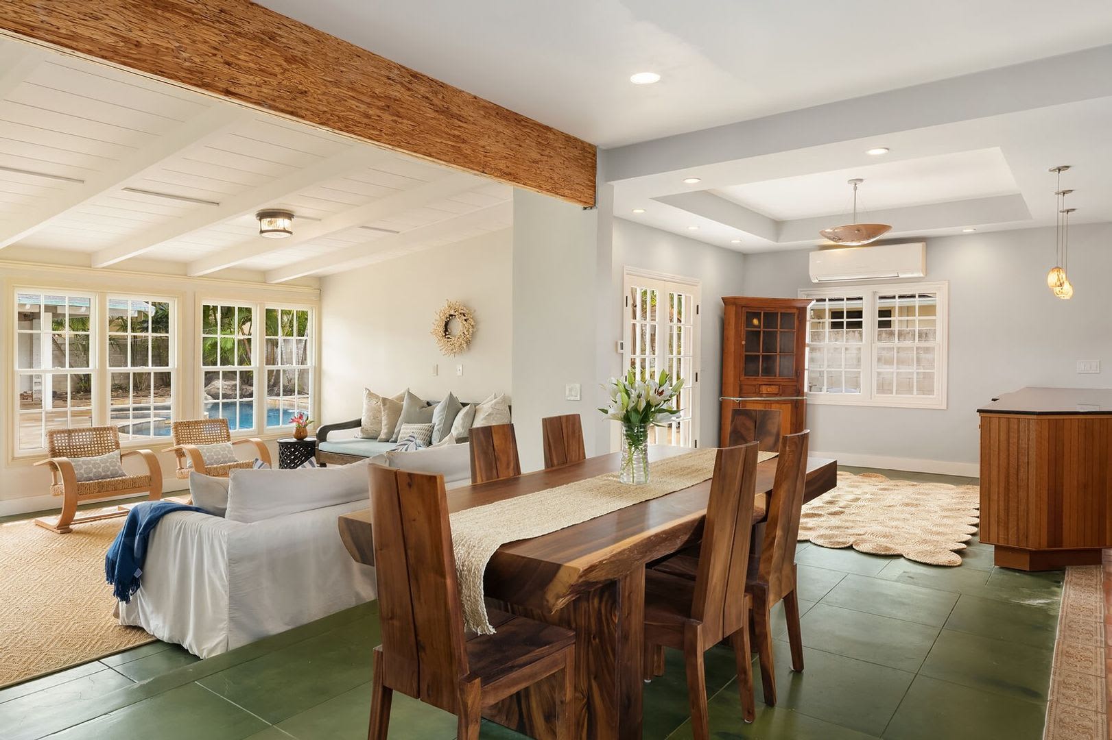 4bd / 3.5ba Charming Nautical Kahala Home with a Pool and A/C. – photo 4