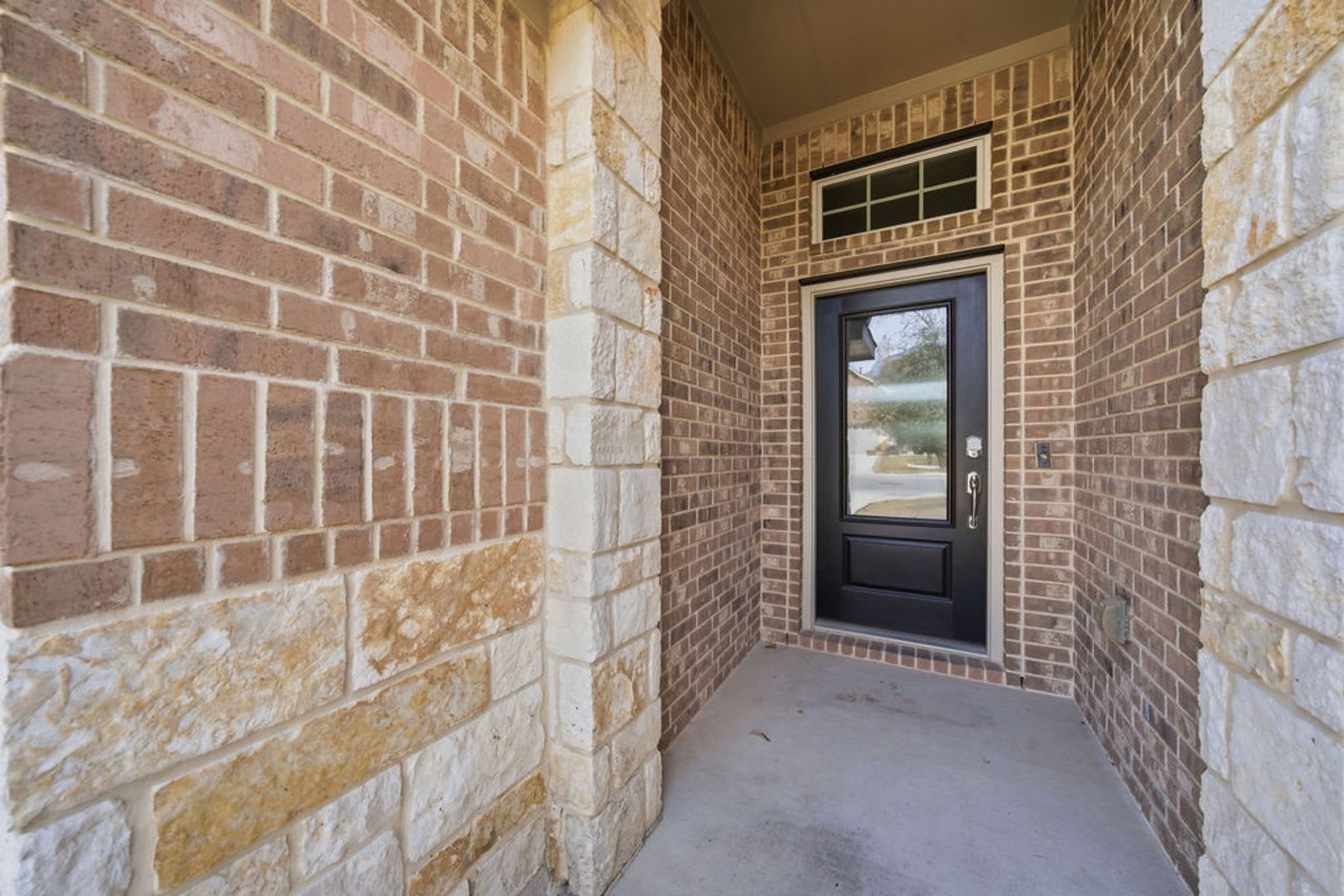 Charming 4-Bedroom Home in Westpoint – Community Amenities & Prime Location! – photo 3