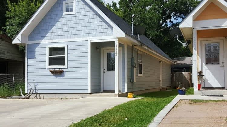 Adorable 2 Bed 1 Bath Home – photo 1