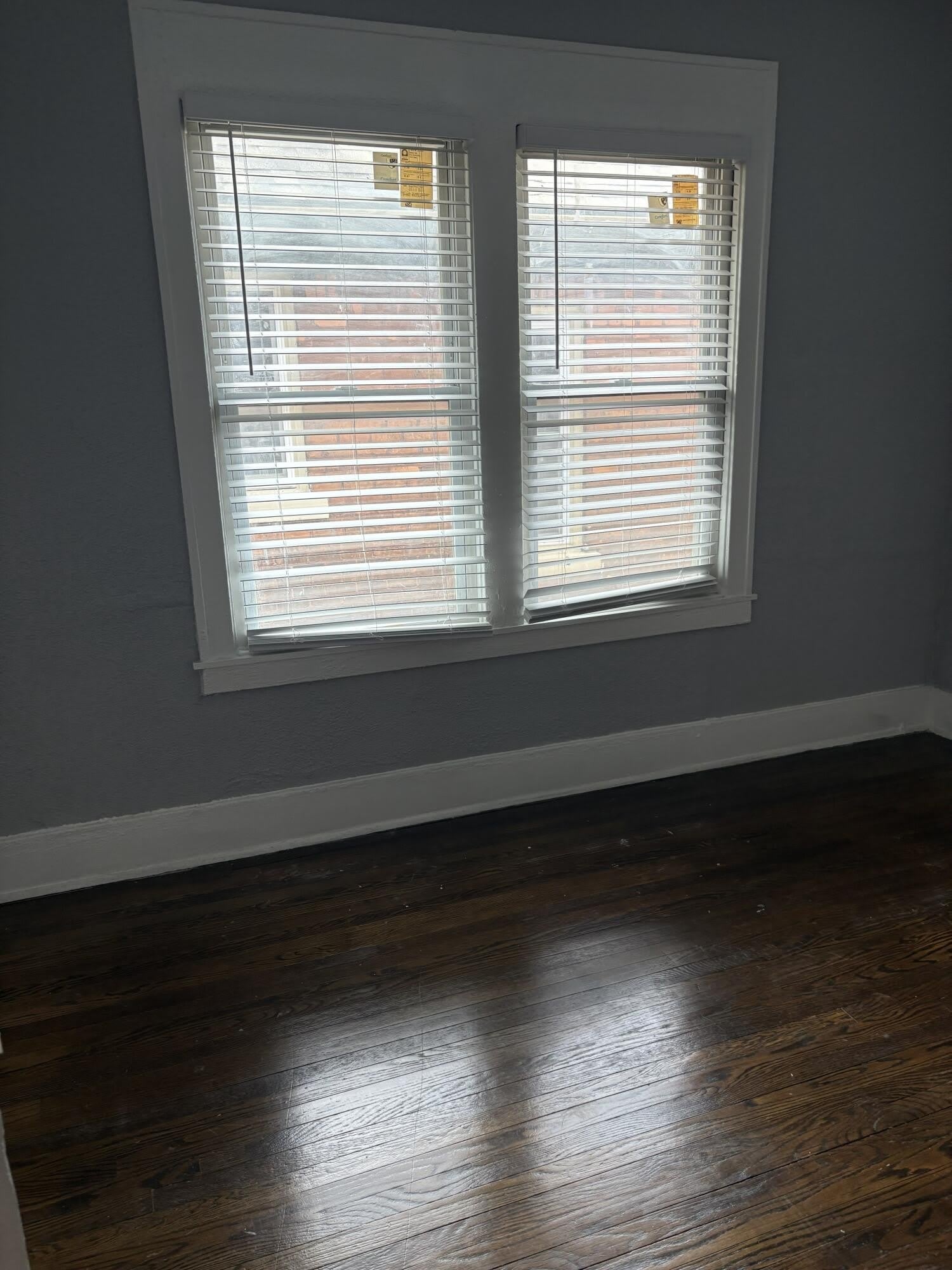 1955 Gladstone Street – photo 2