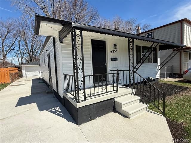 23541 Elmira Street – photo 3