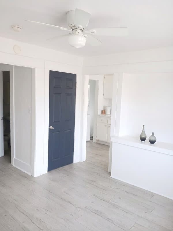 421 N. Virginia Ct. – photo 2