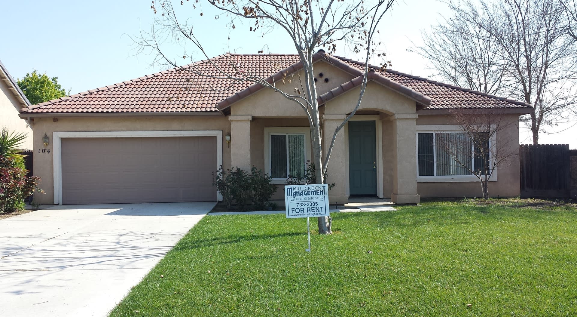 Beautiful Home Located NW Visalia, Quick Freeway Access – photo 2