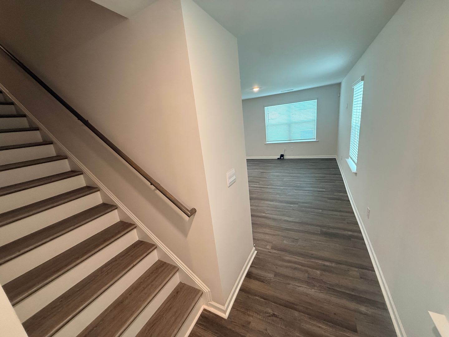 Like New, Upgraded townhome! – photo 5