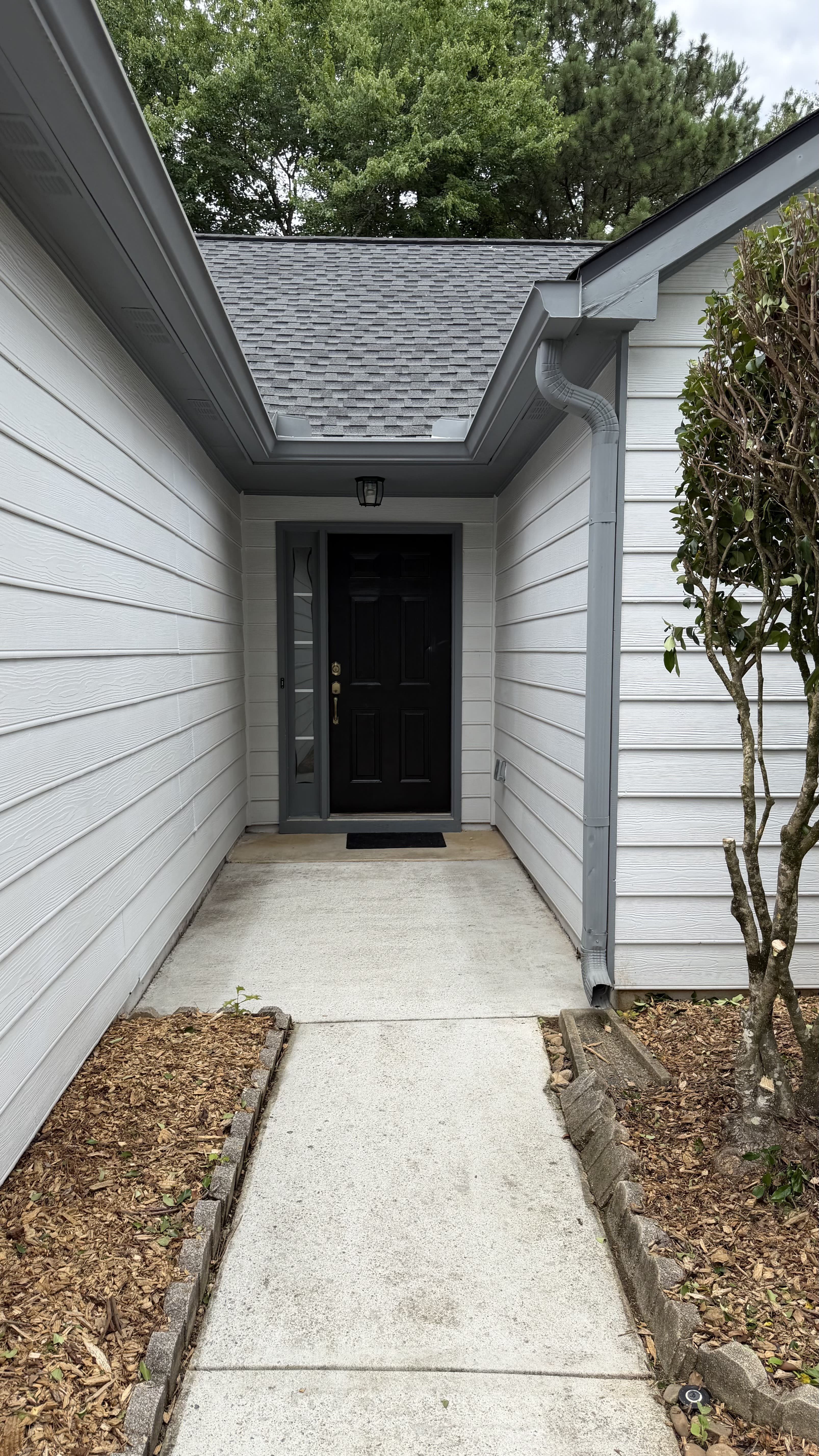 5853 Riverside Walk Drive Northeast – photo 4