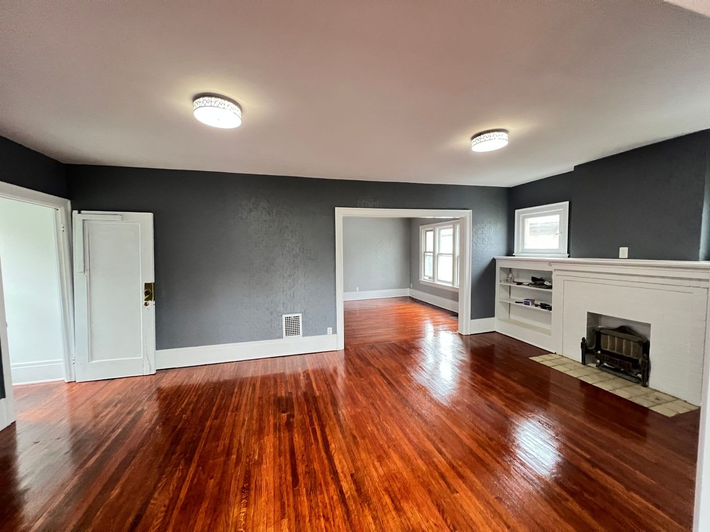 Renovated 3BR Apartment-Walk to UB South Campus! – photo 3