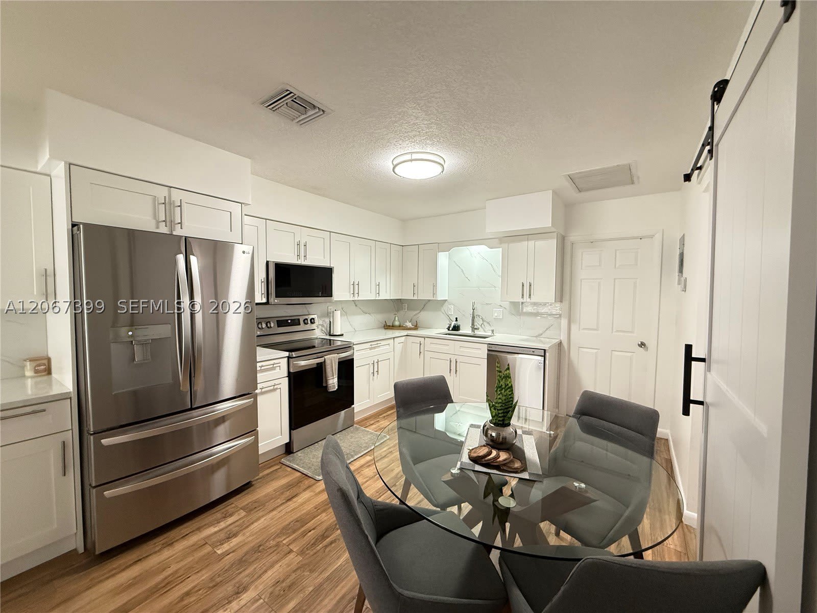 2220 NE 36th St – photo 3