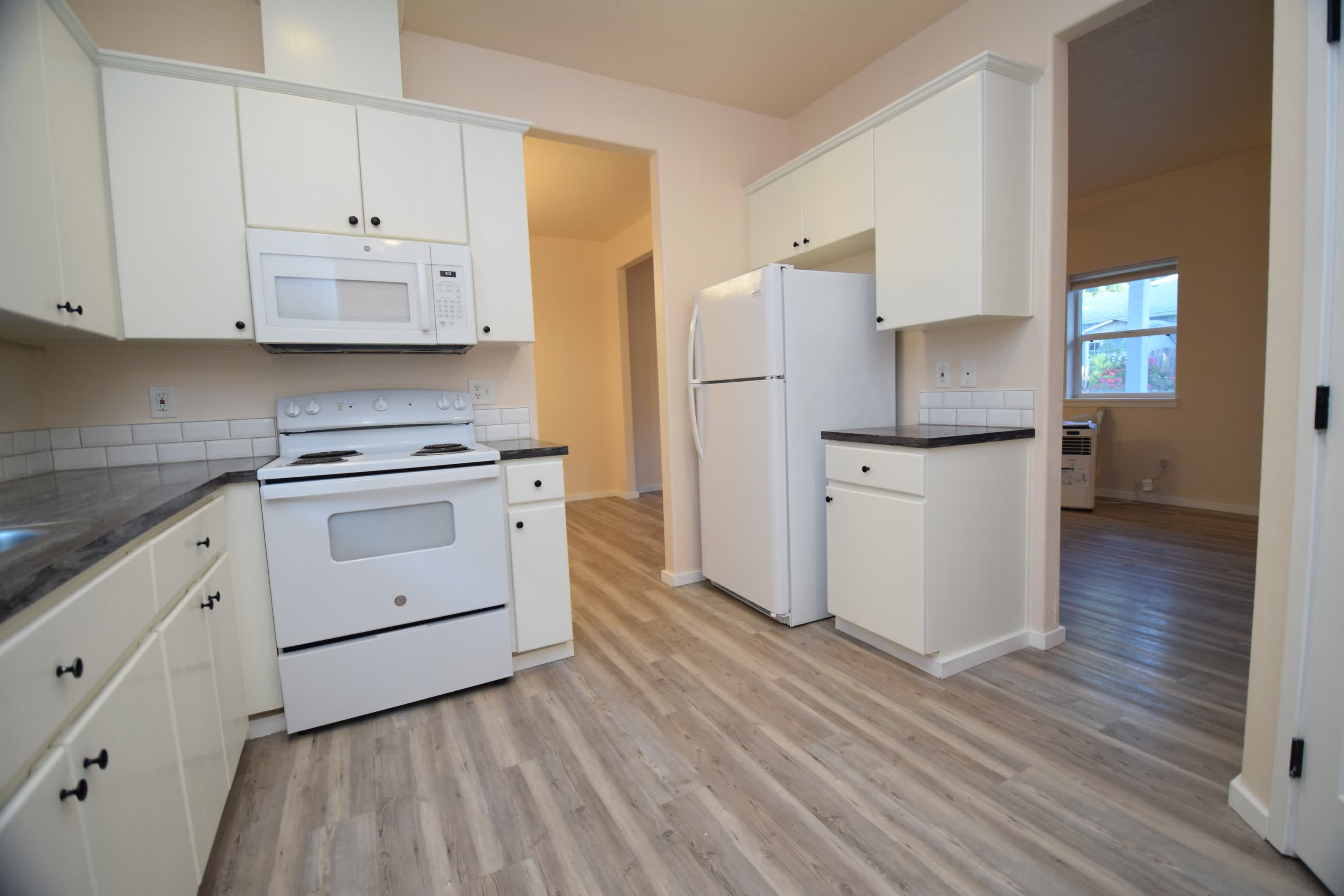 18528 SW McClarey Drive – photo 4