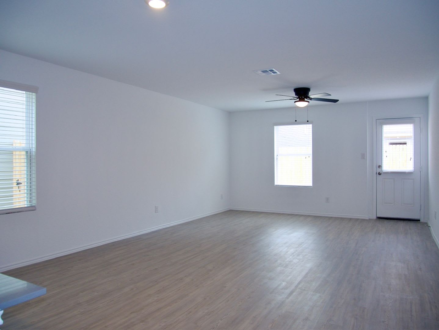 Charming 3 Bed 2 Bath Home in Alamo Ranch – photo 3