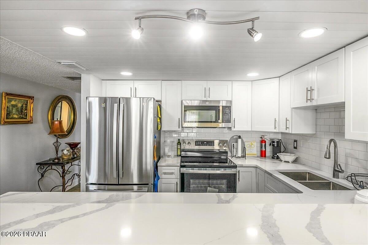 2947 S Atlantic Avenue – photo 5