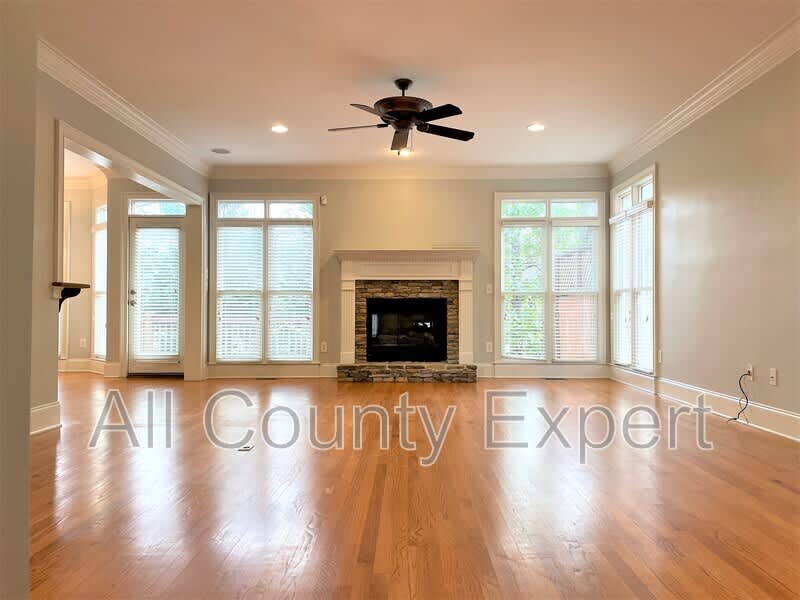 895 Lenox Ct – photo 5