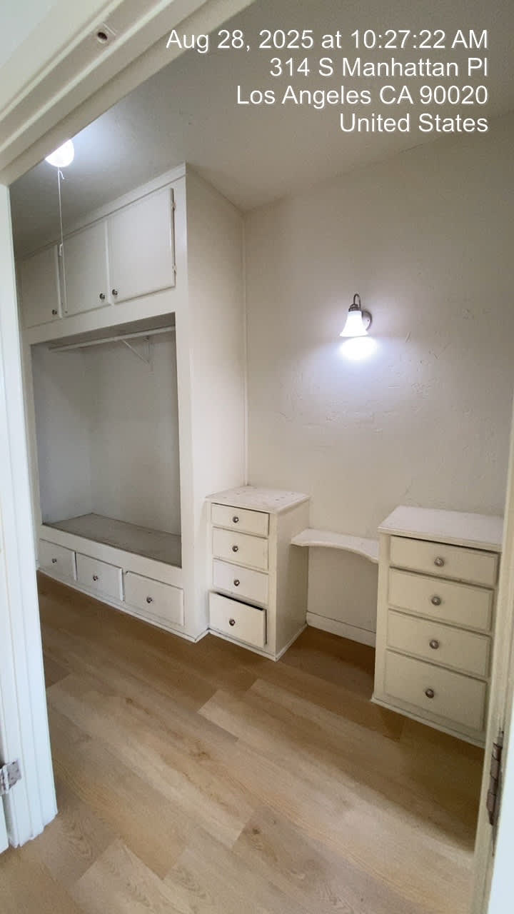 320 S Manhattan Pl – photo 5