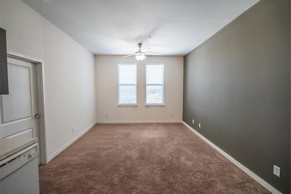 715 Woodland Apartments – photo 3