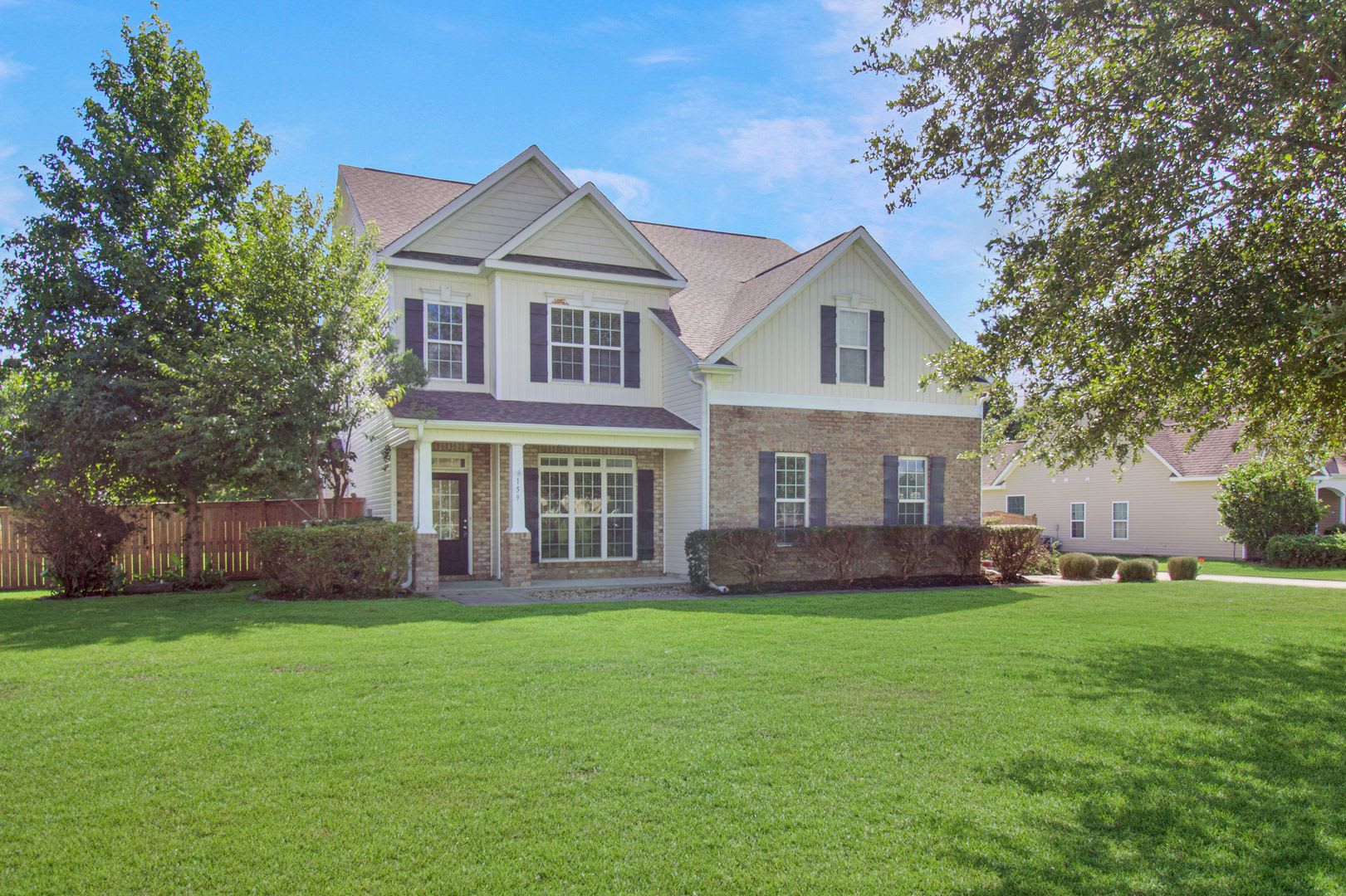 Huge 6 Bedroom Home In The Bluffs On The New River – photo 1
