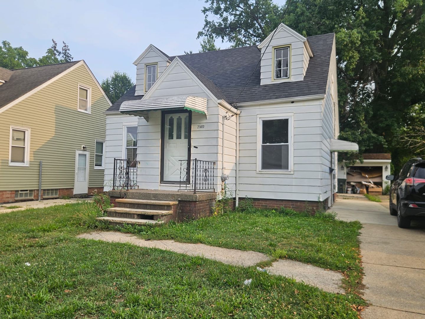 Charming 3-Bedroom Euclid Home with Garage Parking – photo 1