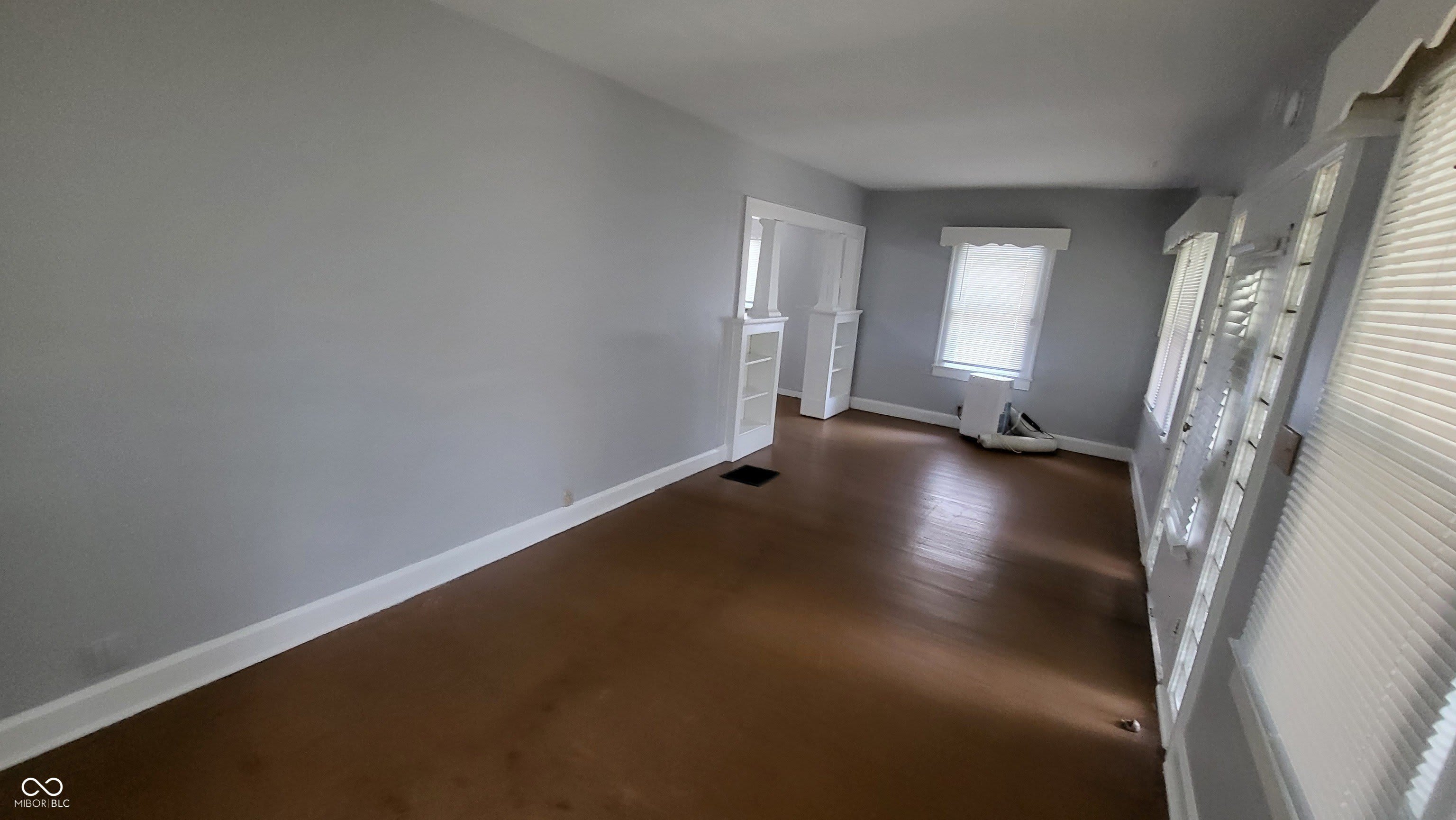 1527 N Chester Avenue – photo 2
