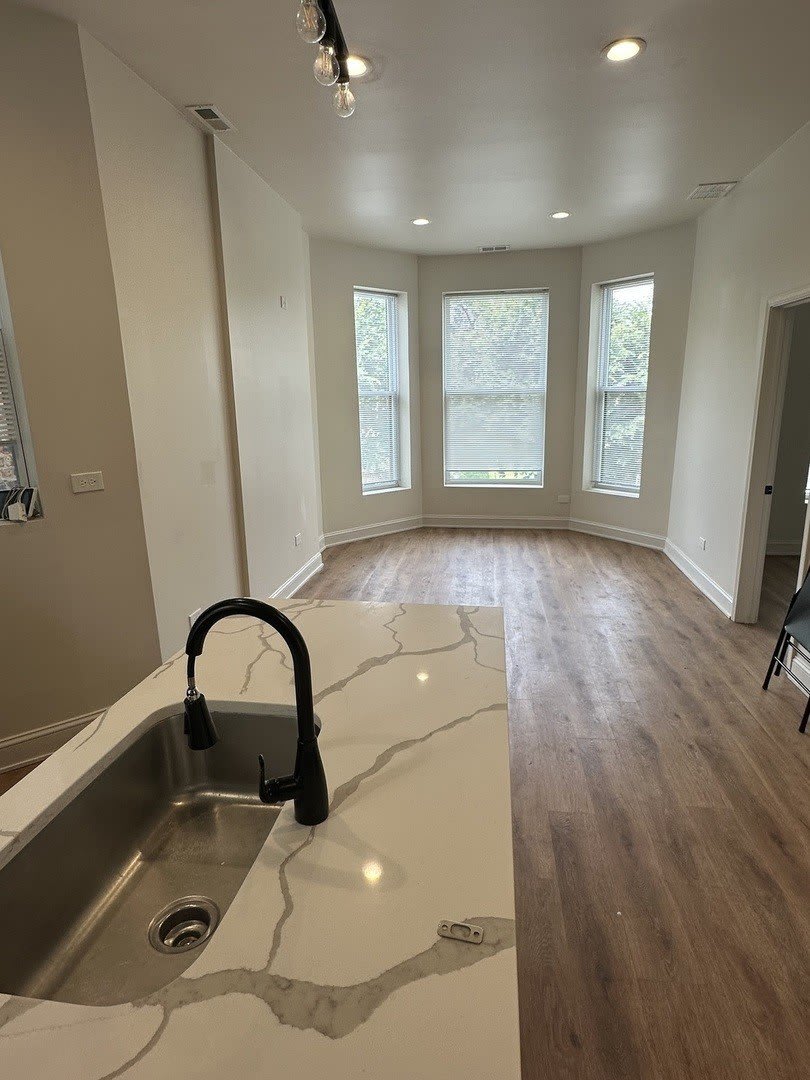 6613 S Vernon Avenue – photo 4