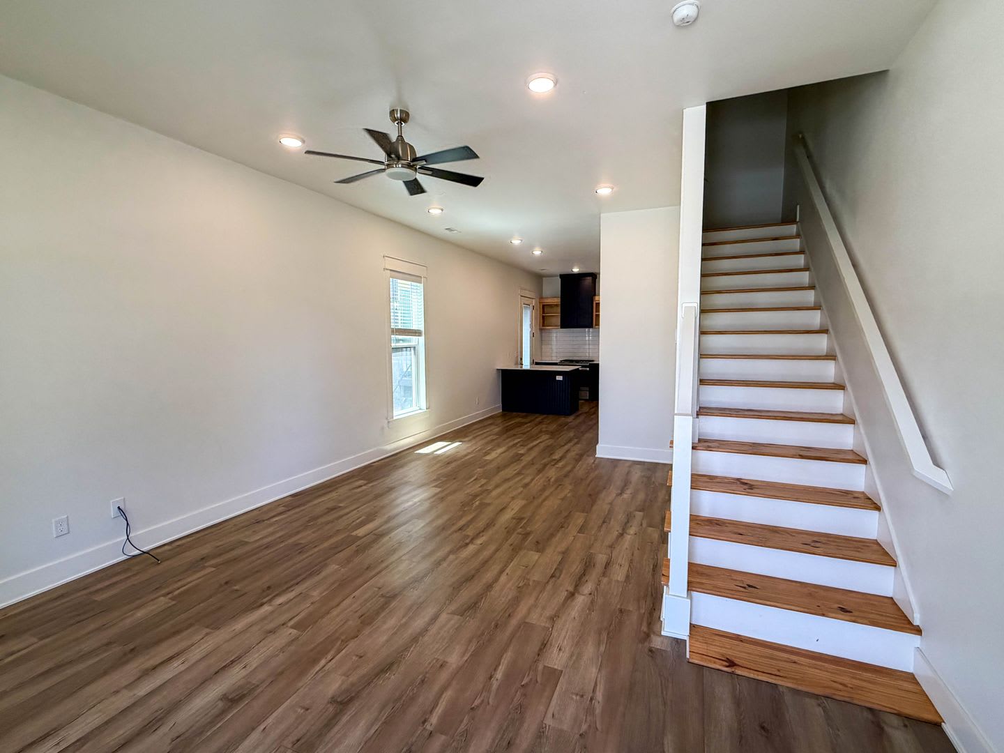 Clean like-new home for rent near the UofA – photo 4