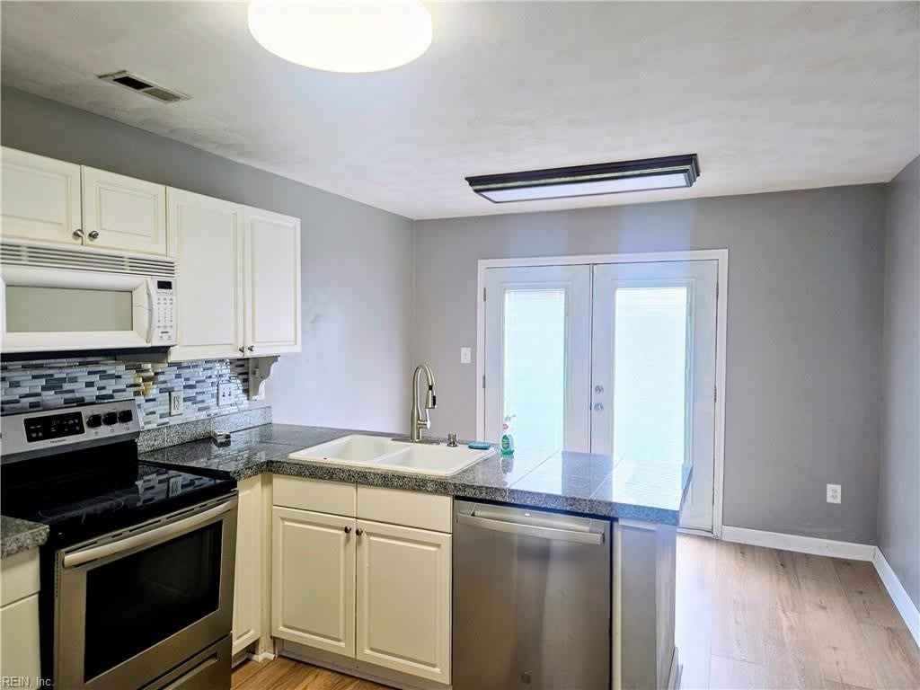 1700 Oliver Avenue – photo 4