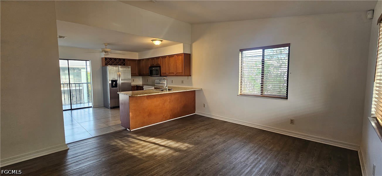 4904 Vincennes Court – photo 2