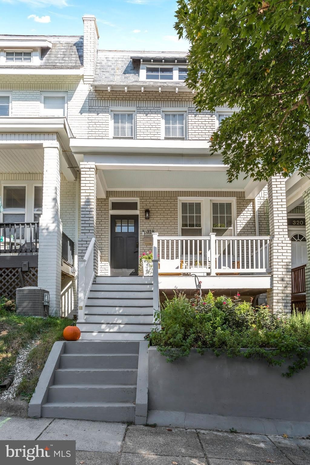 318 TODD Place NE – photo 2