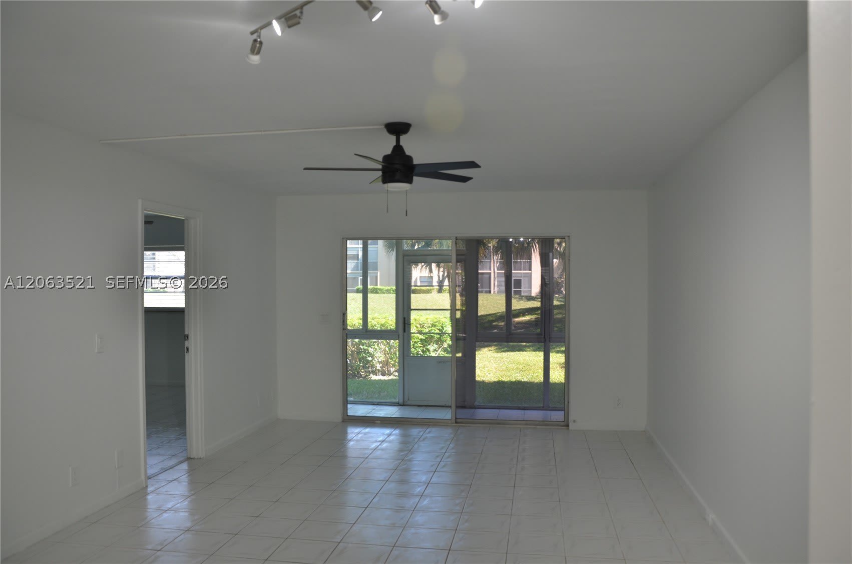 1351 SW 125th Ave – photo 4