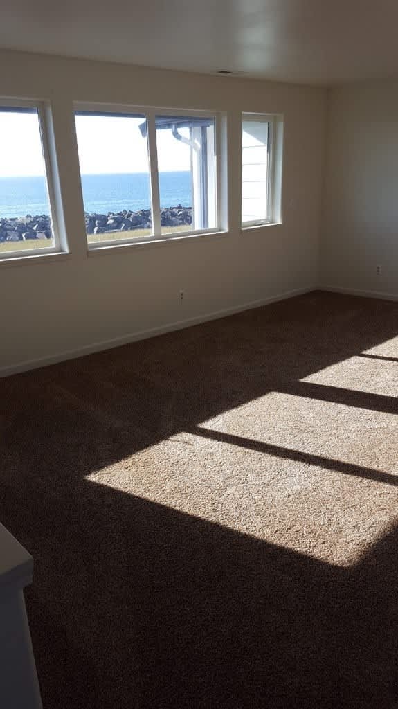 3 BR, 2.5 BA Large Townhouse with Bonus Living Room – photo 4