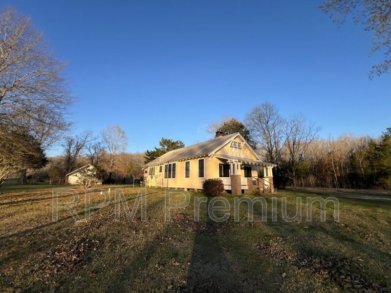 8222 Hwy 955 – photo 3