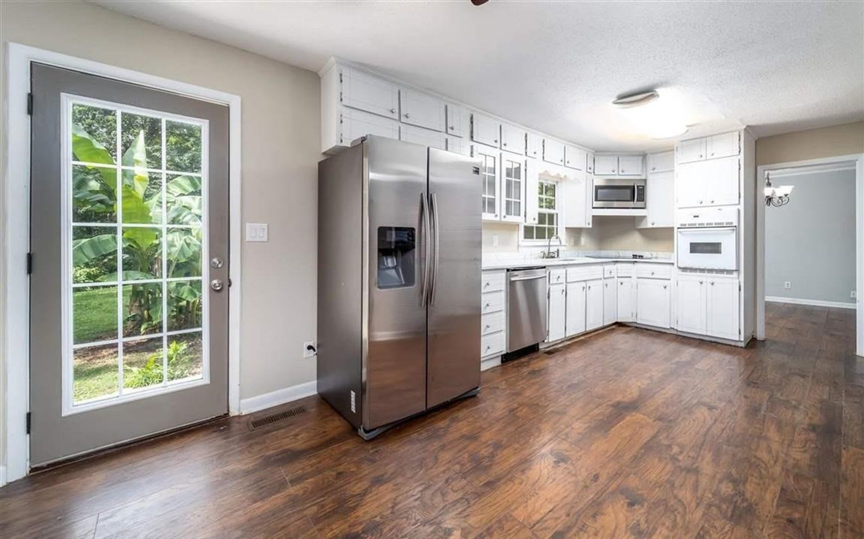 4 bed &amp; 2.5 bath with a pool – photo 4