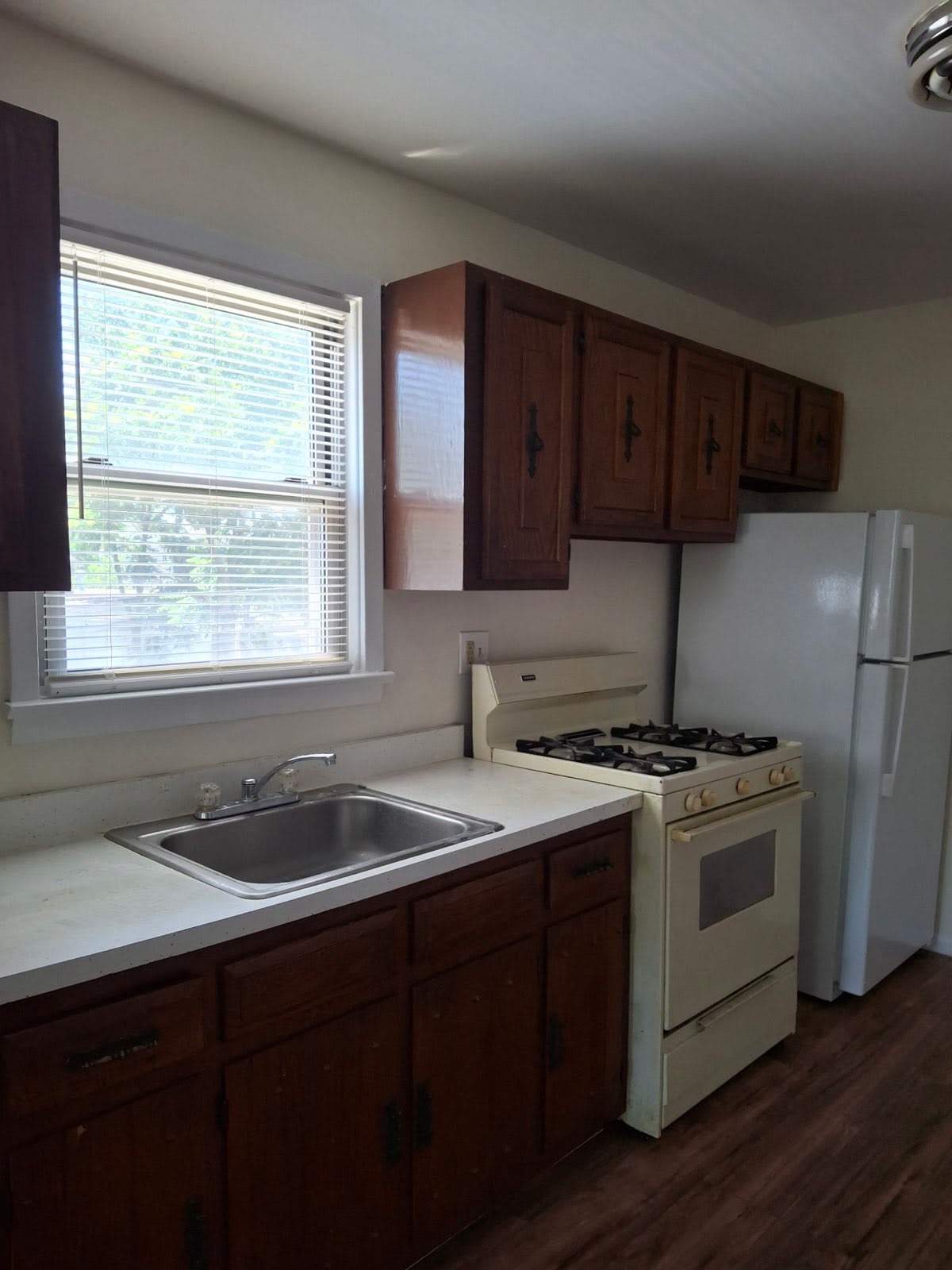 8 Bartholdi Ave – photo 3