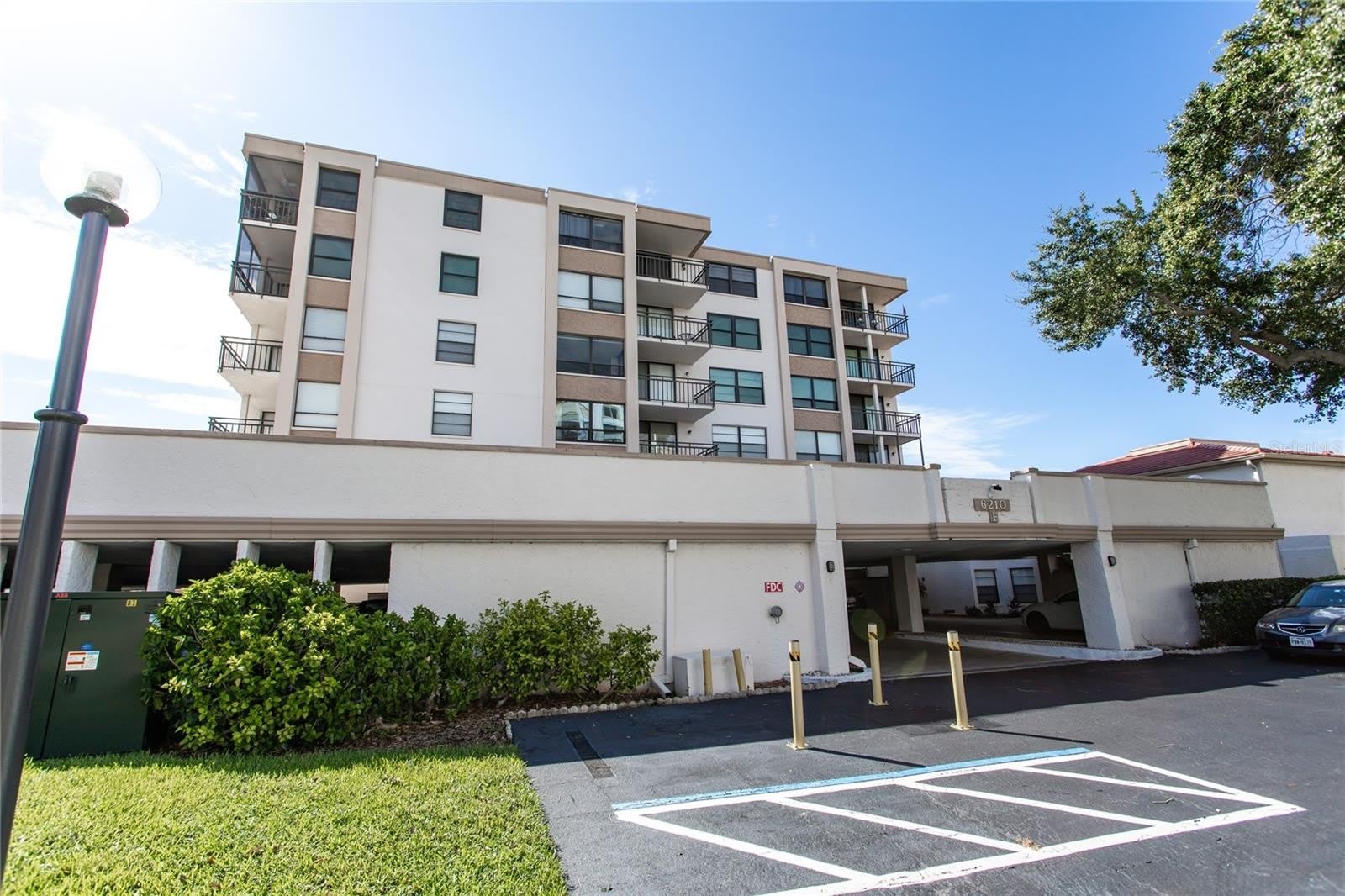 6210 SUN Boulevard – photo 3
