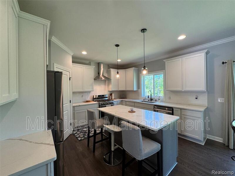 6149 Woodridge Ln – photo 4