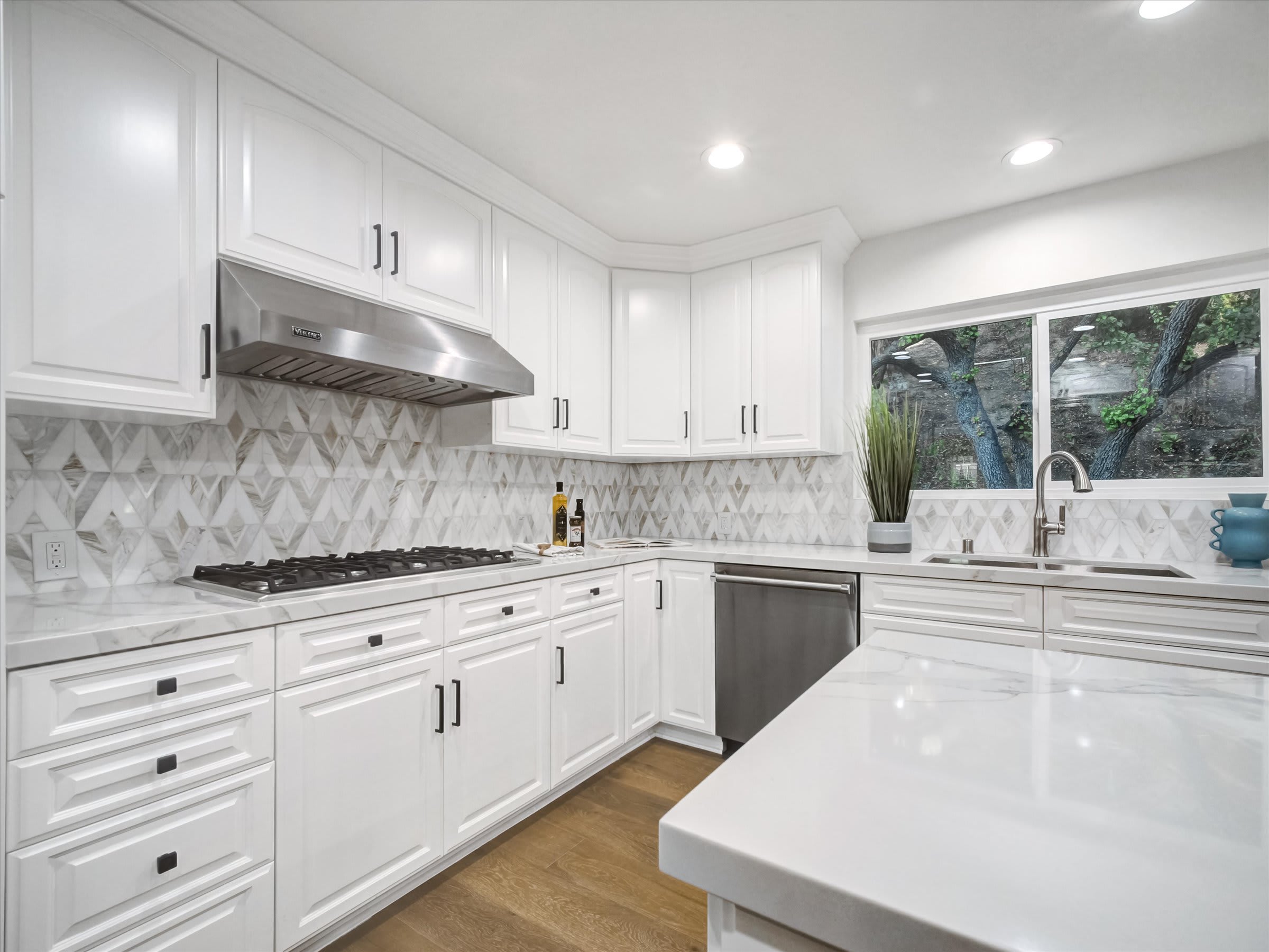 4732 Del Moreno Drive – photo 2