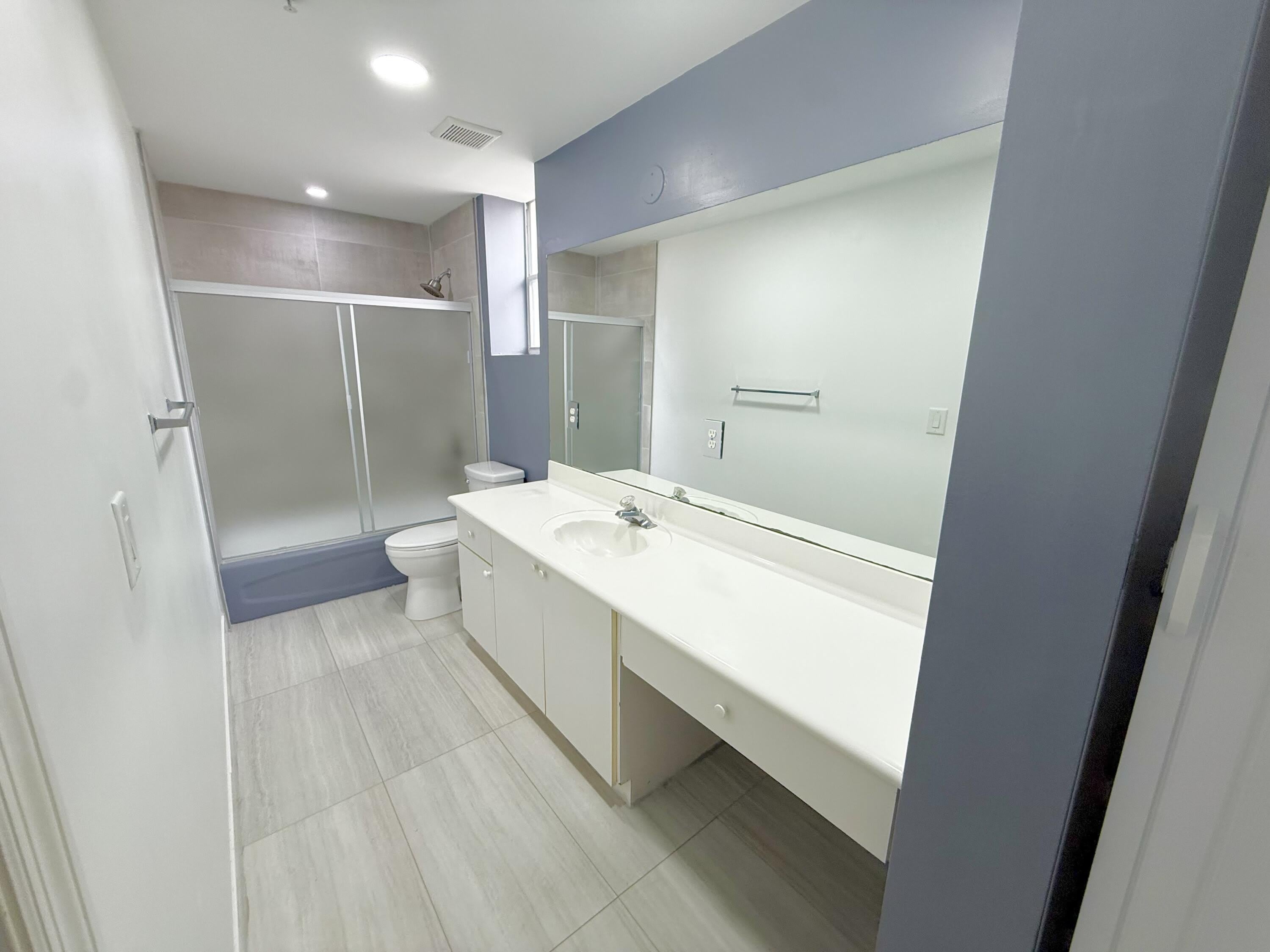 6320 Nw 114Th Avenue – photo 1