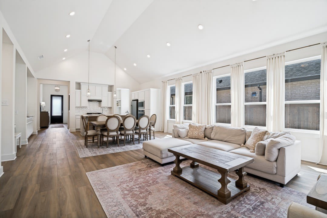 1046 Bearing Street – photo 2