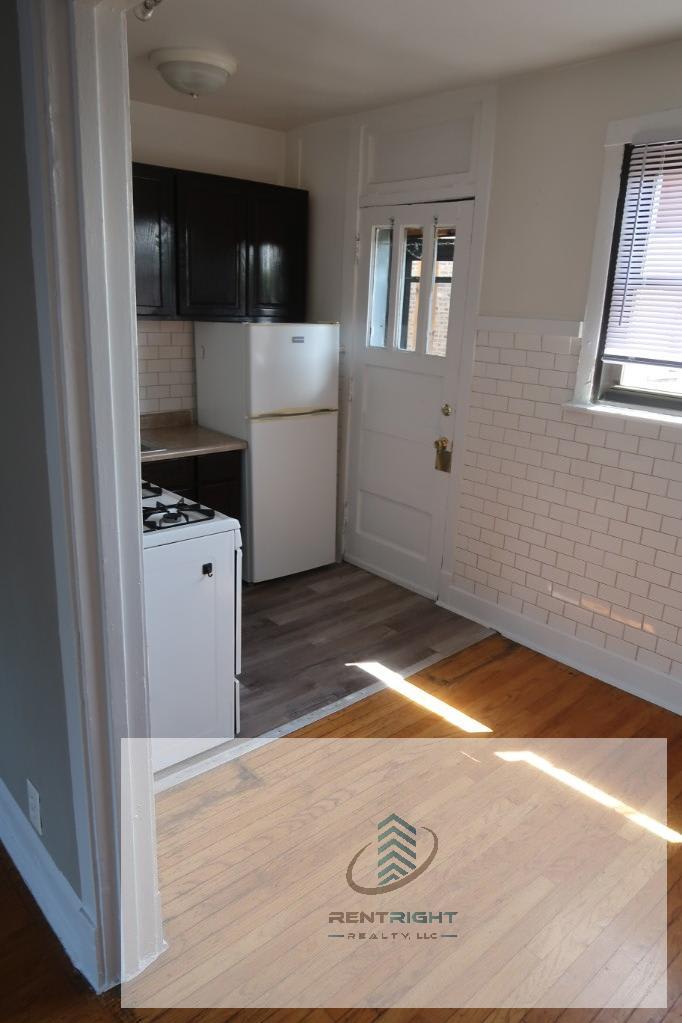 1749 West Devon Avenue – photo 3