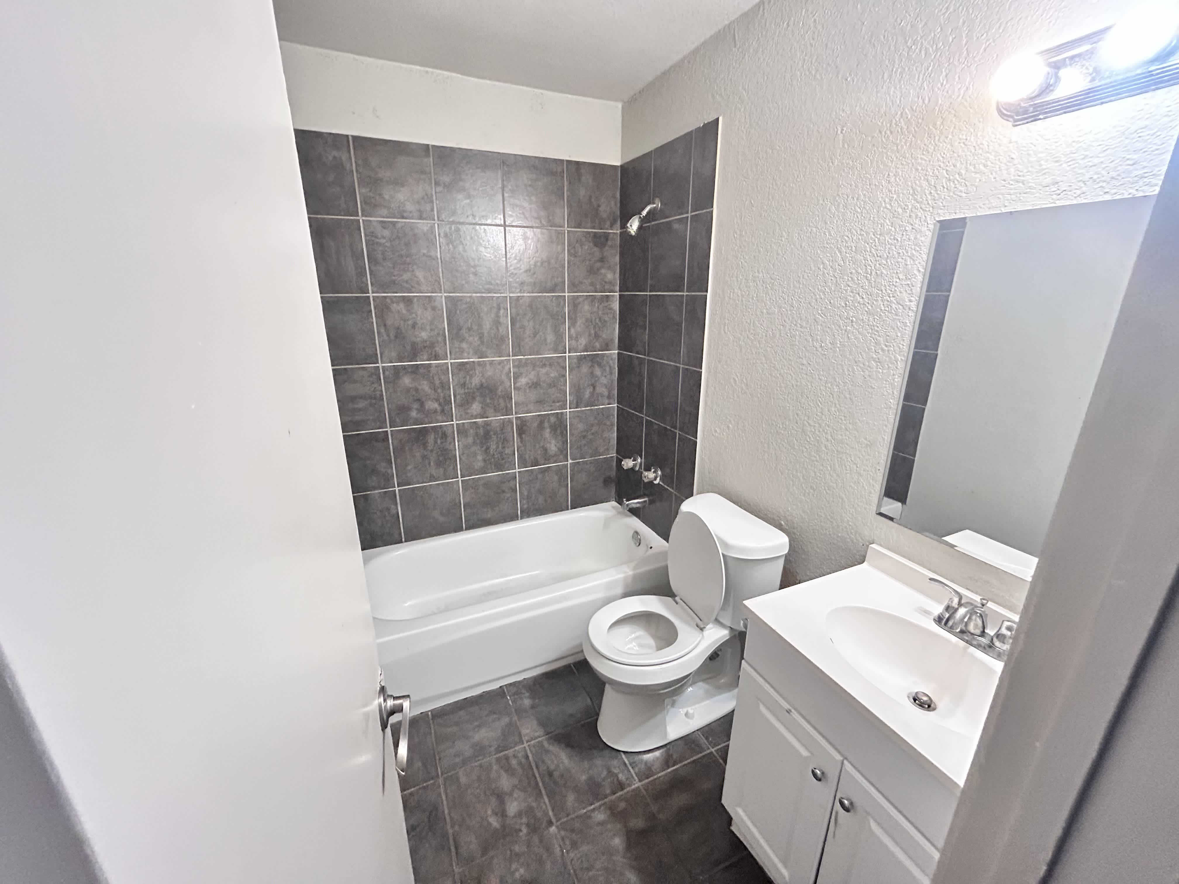 5001 Greenlee Dr – photo 5