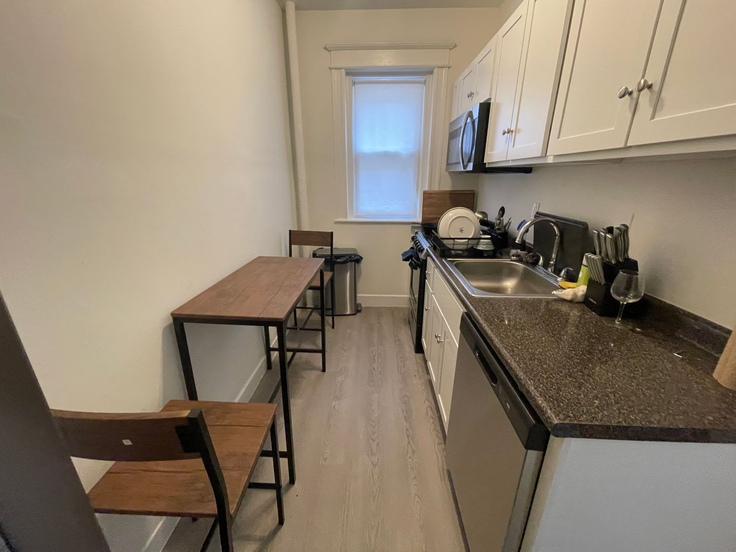 May 1 Awesome Studio With Huge Bedroom And Separate Kitchen Close To T No Fee – photo 2